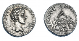IMPERIO ROMANO. CÓMODO. Didracma (183-185). A/ Busto laureado a derecha. R/ Monte Argaeus coronado por estrella. AR 5 g. 18,4 mm. Metcalf 155. SYD-372...