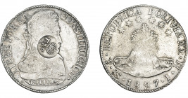 COLECCIÓN DE RESELLOS. FILIPINAS. 8 reales. Resello F 7º coronado sobre 8 soles 1827 Potosí JM. KM-51. MBC-/MBC.