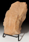 ARQUEOLOGÍA. PREHISTORIA. Período Achelense. Raedera. (200.000 a.C.). Cuarcita. Altura 13,5 cm.