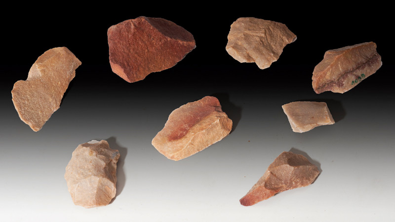 ARQUEOLOGÍA. PREHISTORIA. Período Musteriense. Lote de 8 útiles microlíticos (80...
