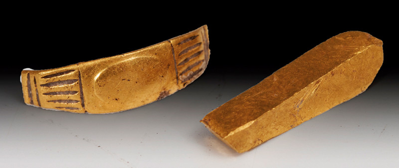 ARQUEOLOGÍA. ROMA. Imperio Romano. Fragmento de anillo y fragmento de oro liso (...