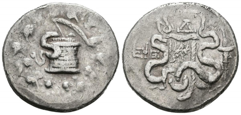 JONIA, Efesos. Cistóforo. (Ar. 12,63g/27mm). 131-130 a.C. (SNG Copenhagen 318). ...