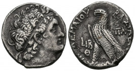 REINO PTOLEMAICO DE EGIPTO, Cleopatra III y Ptolomeo X Alexander I. Tetradracma. (Ar. 13,33g/23mm). 106-105 a.C. Alejandría. (SNG Copenhagen 359). Anv...