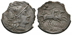 GENS MAIANIA. Denario. (Ar. 2,32g / 17mm). 153 a.C. Roma. (Crawford 203/1a; FFC 832). Anv: Cabeza de Roma a derecha, detrás X. Rev: Victoria con látig...