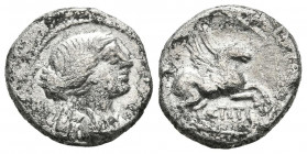 GENS TITIA. Quinario. (Ar. 1,96g/14mm). 90 a.C. Roma. (Crawford 341/3). Anv: Busto drapeado de Victoria a derecha. Rev: Pegaso a derecha, debajo leyen...