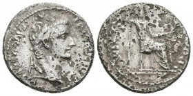 TIBERIO. Denario. (Ar. 3,52g/19mm). 36-37 d.C. Lugdunum. (RIC 26). Anv: Cabeza de Tiberio a derecha, alrededor leyenda: TI CAESAR DIVI AVG AVGVSTVS. R...