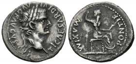 TIBERIO. Denario. (Ar. 3,47g/20mm). 14-37 d.C. Lugdunum. (RIC 30). Anv: Cabeza laureada de Tiberio a derecha portando cetro, alrededor leyenda: TI CAE...