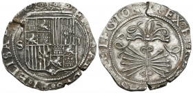 REYES CATÓLICOS (1474-1504). 2 Reales (Ar. 6,86g/29mm). S/D. Sevilla. (Cal-2019-523). Ensayador en reverso D. MBC+. Cospel con grietas.