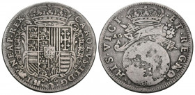 CARLOS II (1665-1700). 1 Tari. (Ar. 5,43g/26mm). Fecha parcialmente visible 68. Nápoles. (Vicenti 168). MBC/MBC-.