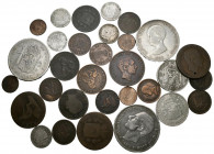 CENTENARIO DE LA PESETA. Conjunto formado por 31 monedas de diferentes materiales, incluyendo 10 piezas de plata, módulos, fechas de acuñación y estad...