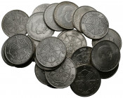 ESTADO ESPAÑOL. Interesante conjunto formado por 24 monedas de 100 Pesetas de 1966 (*66, 67 y 68). Buen estado de conservación en general. A EXAMINAR....