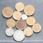 MONEDAS EXTRANJERAS. Bonito conjunto formado por 12 monedas australianas de diversos formatos, valores y materiales con fechas comprendidas entre 1921...