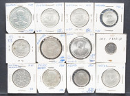 MONEDAS EXTRANJERAS. Magnífico conjunto formado por 23 monedas mundiales (21 de ellas de plata) del siglo XX y de diferentes países y módulos con un a...