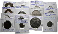 MONEDAS EXTRANJERAS. Interesante conjunto formado por 17 monedas de diferentes países y acuñadas en los siglo XIX y XX. Entre las piezas destacan 1/2 ...