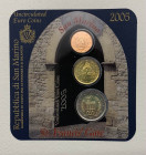 Repubblica di San Marino - Monetazione in Euro (dal 2001) Folder composto da 3 monete: 0,02 Cent 2005 - 0,20 Cent 2005 - 2 Euro 2005 - Unificato n.9di...