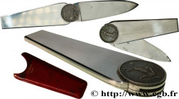 III REPUBLIC
Type : Couteau à pivot fixé sur une pièce de 2 Francs 1918 
Date : (1918) 
Metal : silver 
Diameter : 201  mm
Weight : 117,61  g.
Edge : ...