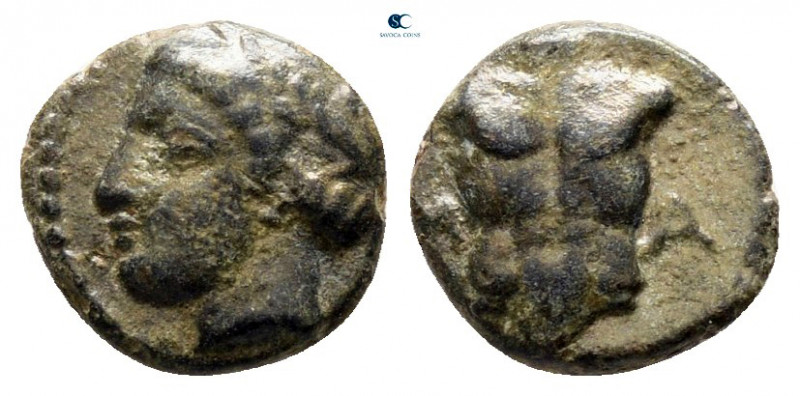 Ionia. Magnesia ad Maeander circa 350-300 BC. 
Bronze Æ

7 mm, 0,49 g



...