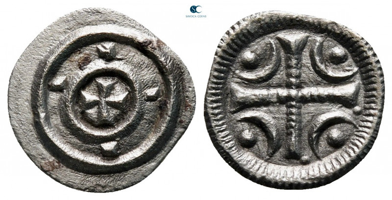 Bela II AD 1131-1141. 
Denar AR

12 mm, 0,31 g



very fine