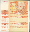 Conjunto de 18 billetes de 200 Pesetas emitidos el 18 de Septiembre de 1980, con serie y sin serie, en tramos correlativos y en general con buenas con...