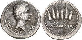 (24-20 a.C.). Octavio Augusto. Éfeso. Cistóforo. (Spink 1586) (S. 32b) (RIC. 481). Rayitas. Ex Áureo 05/04/1995, nº 90. 11,34 g. MBC.