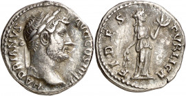 (136 d.C.). Adriano. Denario. (Spink 3492) (S. 717) (RIC. 2199). 3,68 g. MBC+.