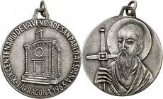 1963. Tarragona. XIX Centenario de la venida de San Pablo a España. (Cru.Medalles 1903 var). Con anilla. Plata. 15,64 g. Ø30 mm. EBC-.