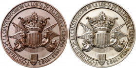 1983. Valencia. V Centenario de la Lonja. Estuche original con 2 medallas numeradas, en bronce y plata. S/C.