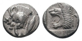 MYSIA.(Circa 525-475 BC).Obol.Kyzikos.

Obv : Forepart of boar left, tunny behind.

Rev : Head of lion left.
SNG France 369-370; SNG Aulock 7331; SNG ...