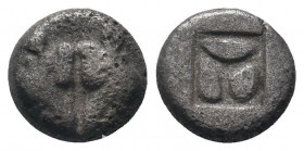 LESBOS. Unattributed early mint.(550-480 BC).1/24 Stater.

Obv : Confronted boars heads.

Rev : Four part incuse square. 
SNG Copenhagen 288; HGC 6, 1...