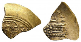 AV or electrum Histamenon Trachy.

Obv : Facing bust of Christ.

Rev : Loros.

Condition : See foto

Weight : 0.7 gr
Diameter : 12 mm