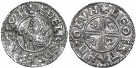 England. Aethelred II 978-1016. AR Penny (20mm, 1.64g, 6h). Crux type (BMC iiia, Hild. C). London mint; moneyer Leofstan. Struck circa 991-997. + ÆÐEL...