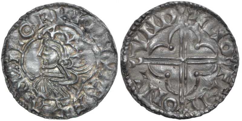 England. Cnut the Great, 1016-1035. AR penny (19mm, 1.00g, 10h). Quatrefoil type...