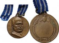Benito Mussolini (1883-1945). Medaglia premio con l'effige del Duce. AE. 28.00 mm. Appicagnolo. SPL.