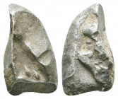 Archaic. Circa 525-475 BC. Cut AR Fragment

Condition: Very Fine

Weight: 4.0 gr
Diameter: 15 mm
