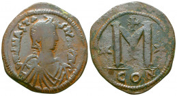 Anastasius I. 491-518. AE follis. Constantinople mint, struck 512-517. 
Reference:SBV 19; DOC 23b
Condition: Very Fine

Weight: 17.1 gr
Diameter: 35 m...
