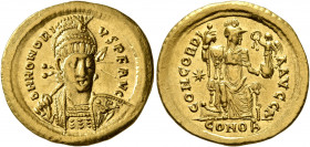 Honorius, 393-423. Solidus (Gold, 21 mm, 4.42 g, 6 h), Constantinopolis, 397-402. D N HONORI-VS P F AVG Pearl-diademed, helmeted and cuirassed bust of...