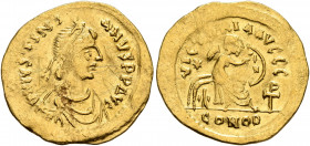 Justinian I, 527-565. Semissis (Gold, 18 mm, 2.18 g, 6 h), Constantinopolis. D N IVSTINIANVS P P ΔVG Pearl-diademed, draped and cuirassed bust of Just...