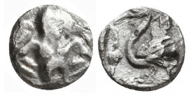 Mallos AR Obol, c. 425-385 BC
Cilicia, Mallos. AR Obol , c. 425-385 BC.
Obv. Half-lengt bust of winged goddess facing, head turned right.
Rev. MAP, Sw...