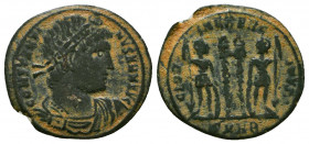 Constantine I (307/310-337). Æ Follis. Cyzicus, 330-5. Rosette-diademed, draped and cuirassed bust r. R/ Two soldiers flanking two standards; SMKA.
Re...