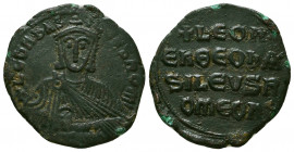 Leo VI (886-912 AD). AE Follis, Constantinopolis.
Obv. + LEOn bAS-ILEVS ROM, crowned bust of Leo facing, wearing chlamys, holding akakia in left hand....