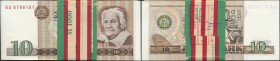 Deutschland - DDR: Komplettes fortlaufend nummeriertes Bündel 100 Stück 10 Mark 1971 Ro. 359 in Erhaltung: UNC. (100 Banknoten)