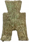 CHINA und Südostasien
China
Chou-Dynastie 1122-255 v. Chr.
Bronze-Spatengeld mit flachem Griff ca. 350/250 v.Chr. Xiang Ping (Staat Yan). Ex. zeno....