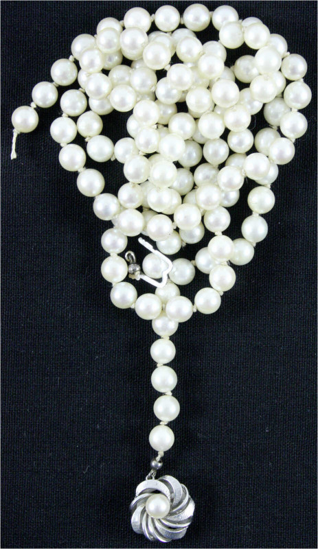 Schmuck und Accessoires aus Gold
Colliers und Halsketten
Perlencollier, besteh...
