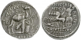 Römische Münzen
Römische Republik
M.A. Scaurus + P.P.Hypsaeus, 58 v. Chr.
Denar 58 v.Chr. SCAVR AED CVR SC. König Aretas kniet vor Kamel r./HVPSAE ...