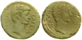 Römische Münzen
Imperatorische Prägungen
C. Julius Caesar 50-44 v. Chr
As 38 v. Chr. unter Octavian, italische Mzst. DIVOS IVLIVS. Kopf des Gaius J...