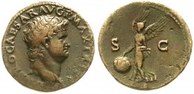 Römische Münzen
Kaiserzeit
Nero 54-68
As nach 64 Rom. Bel. Kopf r./SC. Victoria hält Schild, darauf SPQR. 10,42 g. Stempelstellung 6 h. sehr schön,...