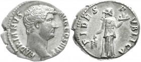 Römische Münzen
Kaiserzeit
Hadrian, 117-138
Denar 134/138. Barhäuptiger Kopf r./FIDES PVBLICA. Fides steht r. 3,10 g. Stempelstellung 6 h. fast vor...