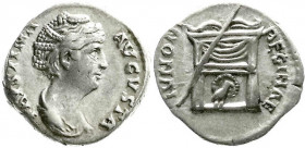 Römische Münzen
Kaiserzeit
Faustina senior, Gattin des Antoninus Pius, gest. 141
Denar, zu Lebzeiten 138/141 Drap. Brb. r./IVNONI REGINAE. Thron mi...