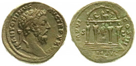 Römische Münzen
Kaiserzeit
Marcus Aurelius, 161-180
Sesterz TRP XXVII = 172. Bel. Brb. r./IMP VI COS III RELIG AVG SC. Tempel des Merkur. 23,20 g. ...