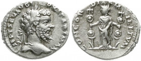 Römische Münzen
Kaiserzeit
Septimius Severus, 193-211
Denar 198/206, Laodicea. Belorb. Kopf r./CONCORDIA MILITVM. Concordia steht zwischen zwei Sta...